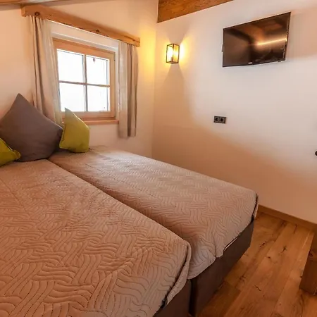 Maroldenhof * ザールバッハ・ヒンターグレム